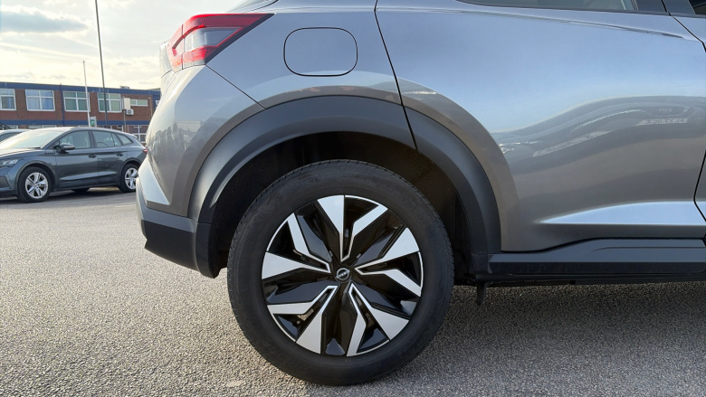 Nissan Juke 1.0 DiG-T 114 Acenta 5dr Petrol Hatchback